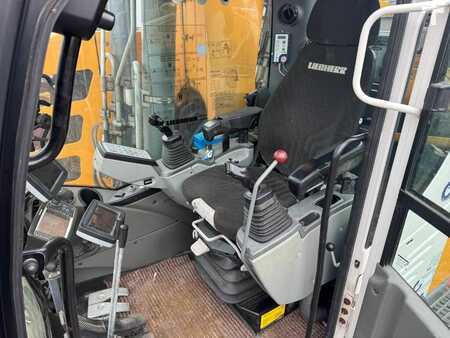 Hydraulic Excavators 0 Liebherr R926 compact FULL OPTION (18)