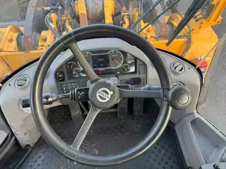 Pale Gommate 0 Volvo L 260 H ( NEW TYRES ) (18)