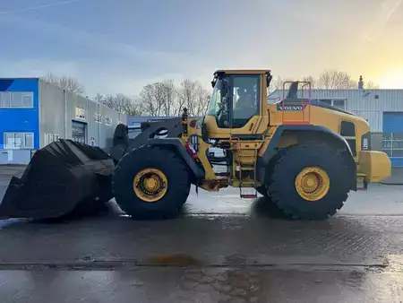 Pale Gommate 0 Volvo L 260 H ( NEW TYRES ) (2)