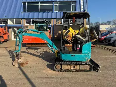 Minibagry 0 Komatsu PC 16 R-3HS (1)