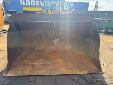 Hjullastare 0 Volvo L 120 E (8)