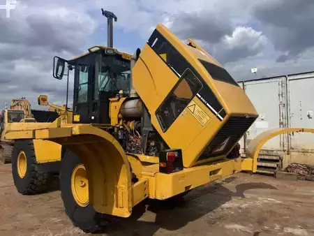 Kolové nakladače 0 Caterpillar 938 G II (13)