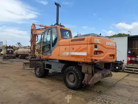 Pelle sur pneus 0 Doosan DX 210 W (3)