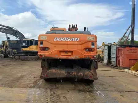 Pelle sur pneus 0 Doosan DX 210 W (4)