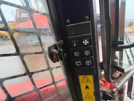Mini-carregadeira 0 Manitou 1350 R (11)