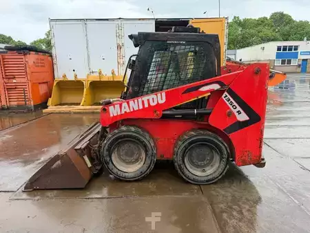 Mini-carregadeira 0 Manitou 1350 R (2)