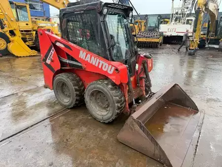 Mini-carregadeira 0 Manitou 1350 R (6)