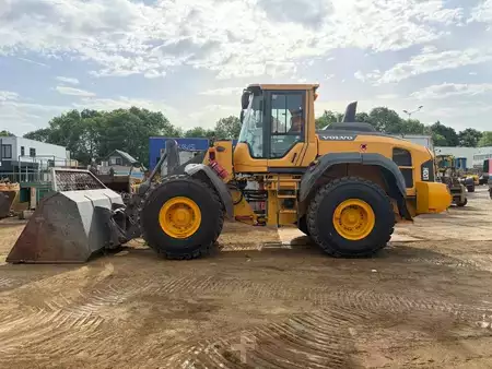 Kolové nakladače 0 Volvo L120H (1)