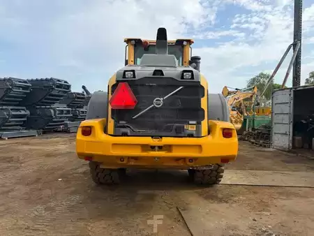 Kolové nakladače 0 Volvo L120H (4)