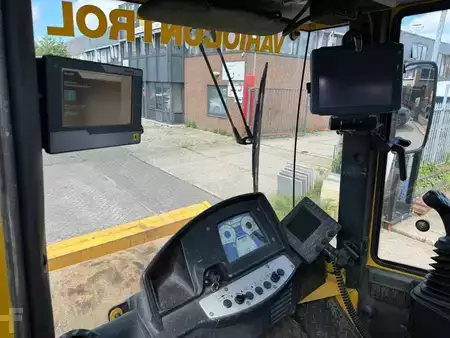 Walce  0 BOMAG BW 213 D H-4 BVC (12)