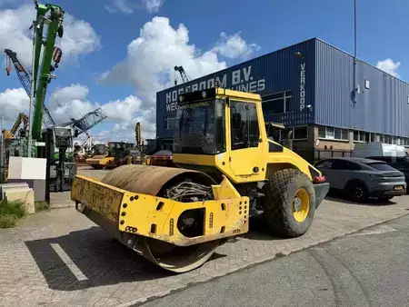 Walce  0 BOMAG BW 213 D H-4 BVC (2)
