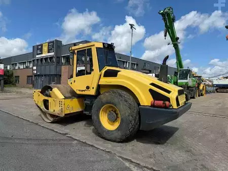 Walce  0 BOMAG BW 213 D H-4 BVC (3)