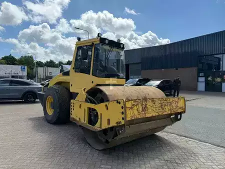 Walce  0 BOMAG BW 213 D H-4 BVC (6)