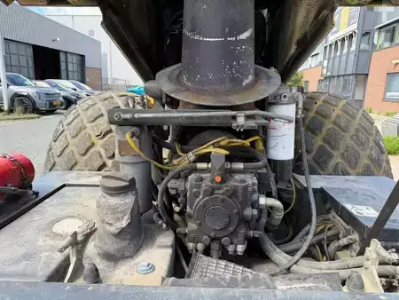 Walce  0 BOMAG BW 213 D H-4 BVC (8)