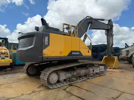Rupsgraafmachines 0 Volvo EC 300 EL (4)