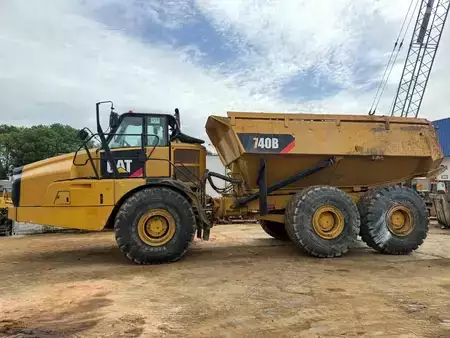 Knikdumpers 0 Caterpillar 740 B (1)
