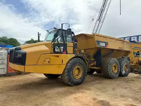 Knikdumpers 0 Caterpillar 740 B (2)