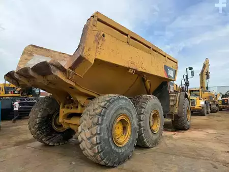 Knikdumpers 0 Caterpillar 740 B (4)