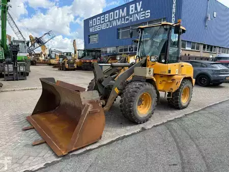 Kolové nakladače 0 Volvo L 30 GS (1)