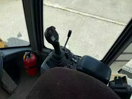 Kolové nakladače 0 Volvo L 30 GS (13)