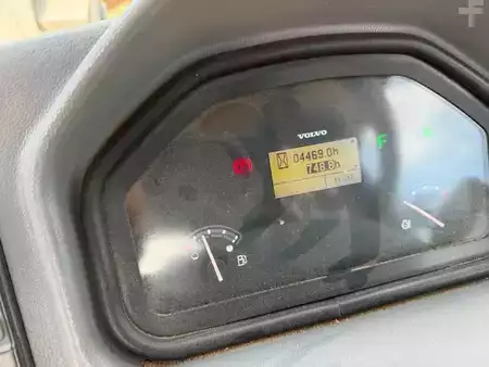 Kolové nakladače 0 Volvo L 30 GS (14)