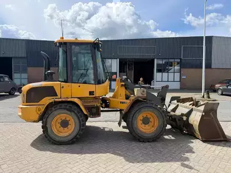 Kolové nakladače 0 Volvo L 30 GS (6)
