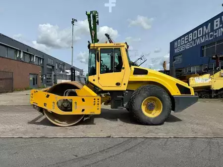 Enkelt tromlekomprimator 0 BOMAG BW 213 D H-4 (1)