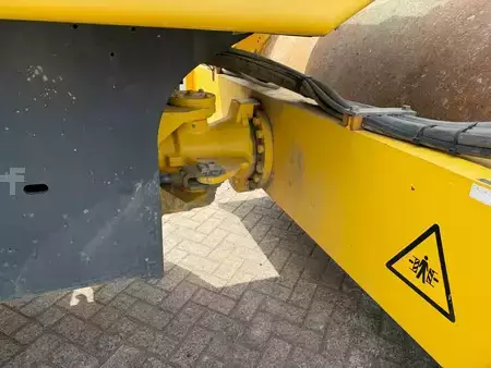 Enkelt tromlekomprimator 0 BOMAG BW 213 D H-4 (10)