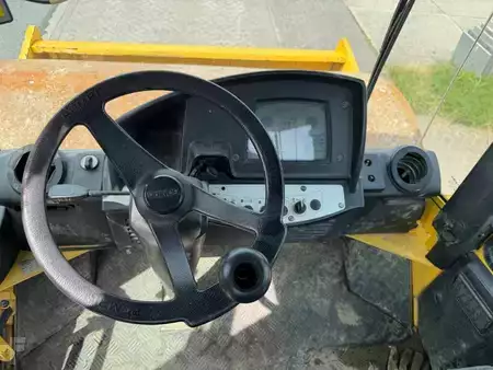 Enkelt tromlekomprimator 0 BOMAG BW 213 D H-4 (17)