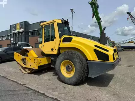 Enkelt tromlekomprimator 0 BOMAG BW 213 D H-4 (3)