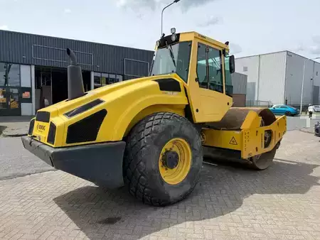 Enkelt tromlekomprimator 0 BOMAG BW 213 D H-4 (5)