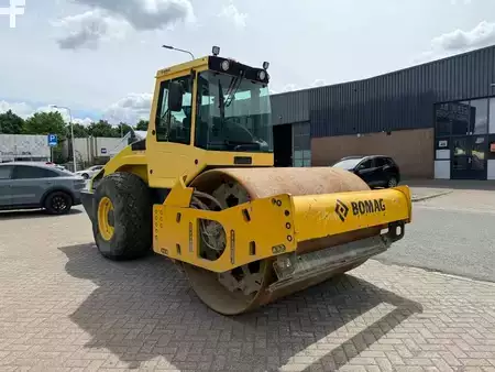 Enkelt tromlekomprimator 0 BOMAG BW 213 D H-4 (7)