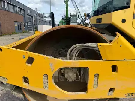 Enkelt tromlekomprimator 0 BOMAG BW 213 D H-4 (9)
