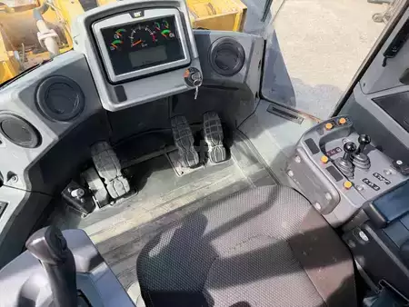 Kolové nakladače 0 Caterpillar 972 M (16)