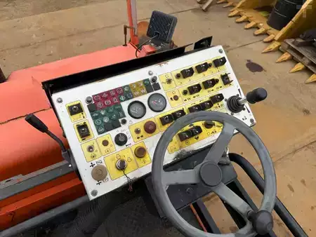 Rozściełacze kołowe 0 AP CAT 300 (17)