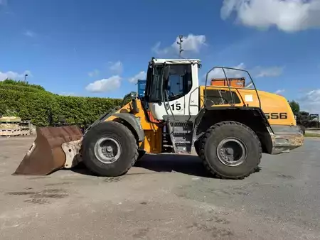 Ładowarki kołowe 0 Liebherr L 556 (1)