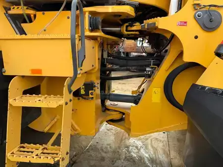 Kolové nakladače 0 Volvo L220H ( PERFECT CONDITION ) (9)