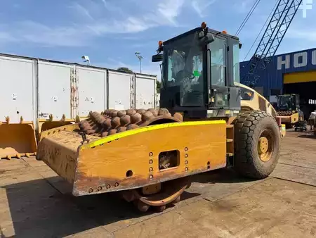 Single drum compactors 2010 Caterpillar CP 76 (2)