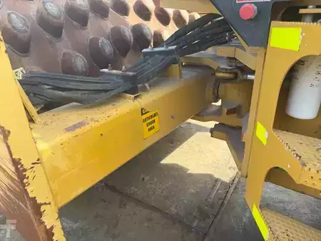 Sestavy válců 2011 Caterpillar CP 76 (10)