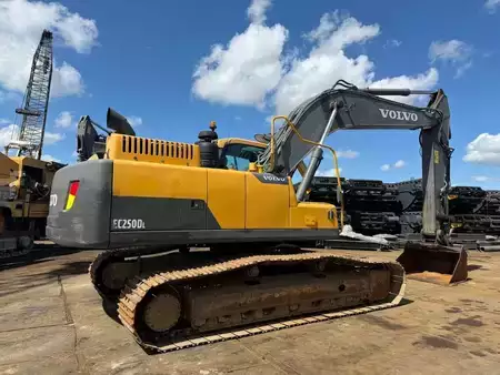 Escavadora de rastos 2012 Volvo EC 250 D L (6)