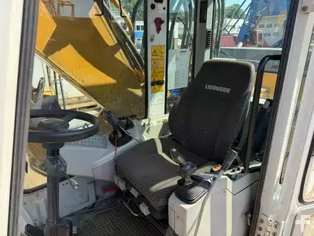 Escavadora de rodas 2002 Liebherr A 914 (12)
