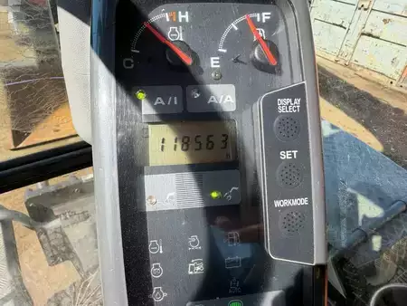 Escavatori gommati 2006 Hitachi ZX 130 W (14)