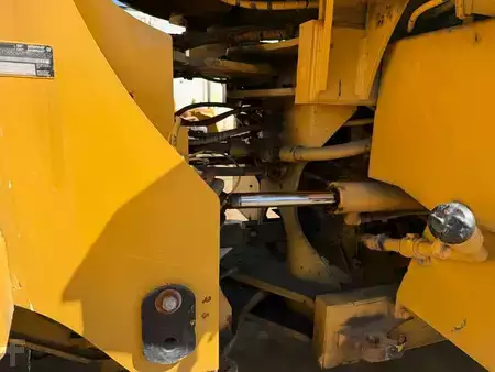 Ładowarki kołowe 2015 Caterpillar 950 M (10)