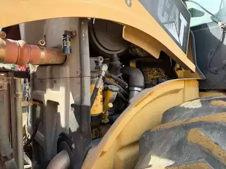 Single drum compactors 2012 Caterpillar CP 76 (11)