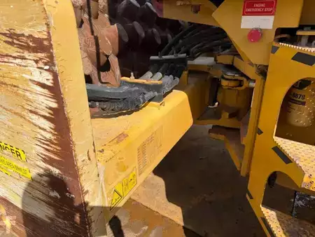 Single drum compactors 2012 Caterpillar CP 76 (8)