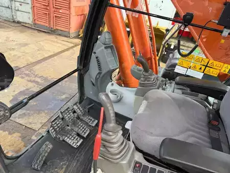 Rupsgraafmachines 2015 Hitachi ZX 350 LC-5B (20)