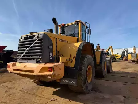 Kolové nakladače 2008 Volvo L 220 F (5)