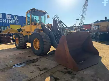 Kolové nakladače 2002 Volvo L 120 E (7)