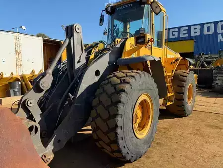 Kolové nakladače 2002 Volvo L 120 E (9)