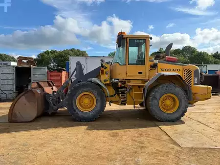 Kolové nakladače 2006 Volvo L 90 E (1)